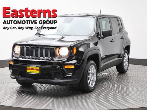 Used 2023 Jeep Renegade Latitude AWD/4WD image 1