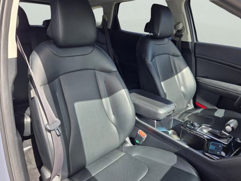 Used 2024 Kia Sportage EX image 30