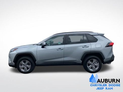Used 2024 Toyota RAV4 XLE AWD/4WD image 6