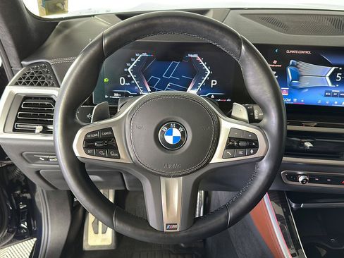 Used 2024 BMW X5 xDrive40i AWD/4WD image 11
