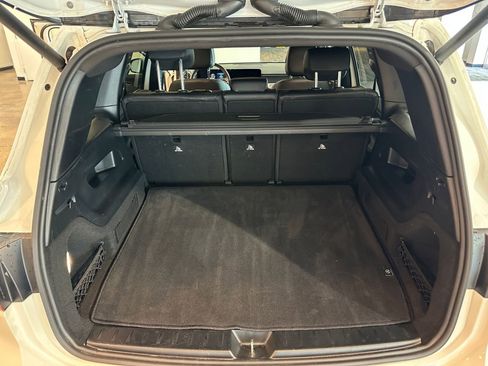 Used 2025 Mercedes-Benz GLB 250 image 34