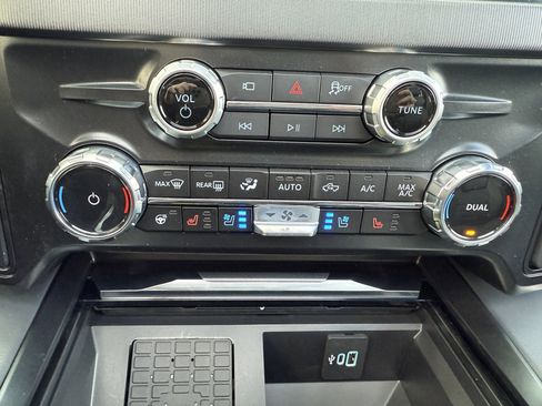 Used 2026 Ford F450 Platinum w/ FX4 Off-Road Package image 24