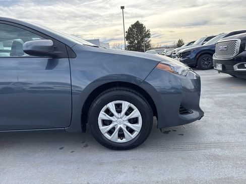 Used 2018 Toyota Corolla L image 3