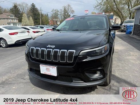 Used 2019 Jeep Cherokee Latitude Plus w/ Cold Weather Group AWD/4WD image 14