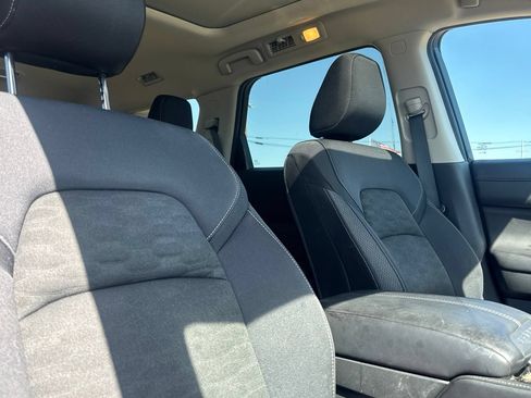 Used 2025 Nissan Pathfinder SV w/ SV Premium Package AWD/4WD image 29