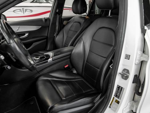 Used 2018 Mercedes-Benz C 300 Sedan image 4