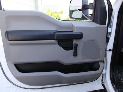 Used 2022 Ford F250 XL w/ FX4 Off-Road Package AWD/4WD image 9