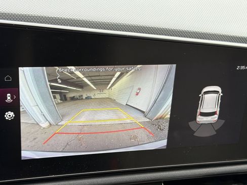 Used 2023 Kia Niro EX image 20