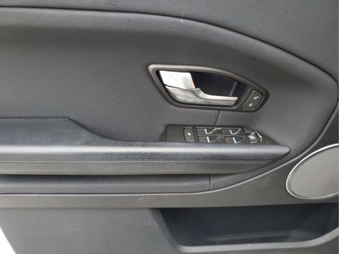 Used 2017 Land Rover Range Rover Evoque SE image 17