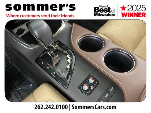 Used 2018 Toyota Avalon Limited image 24