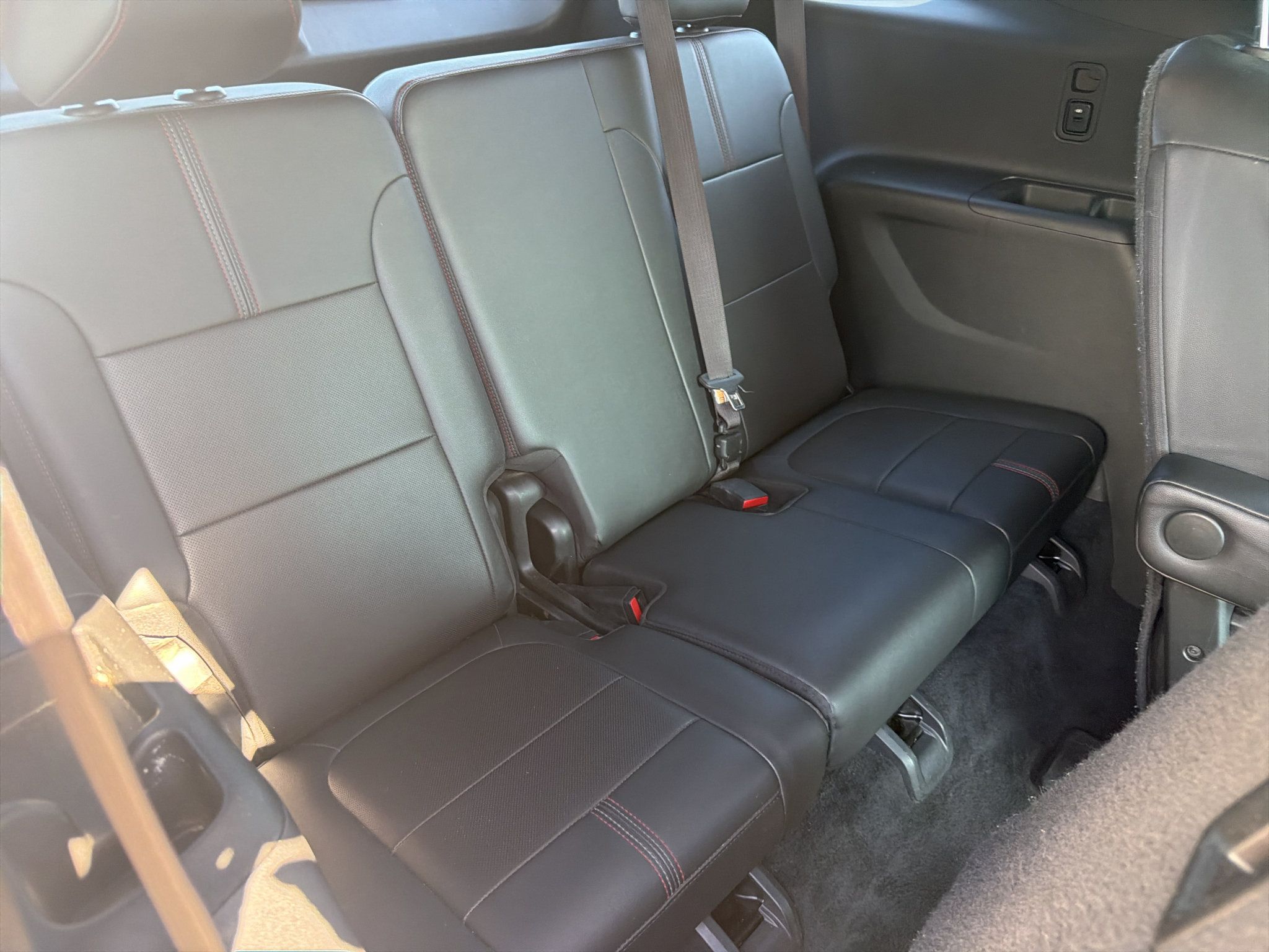 Used 2023 Chevrolet Traverse RS FWD image 16