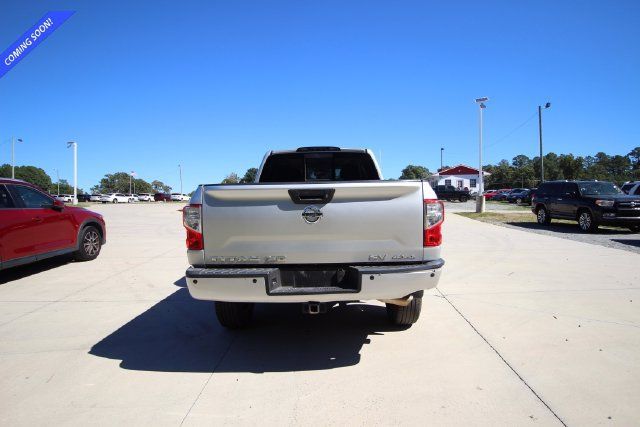 Used 2017 Nissan Titan SV AWD/4WD image 6
