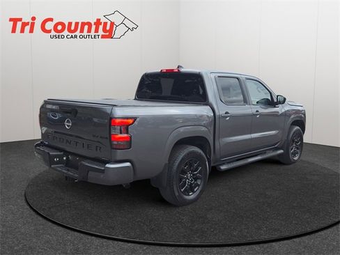 Used 2023 Nissan Frontier SV w/ Midnight Edition Package image 8