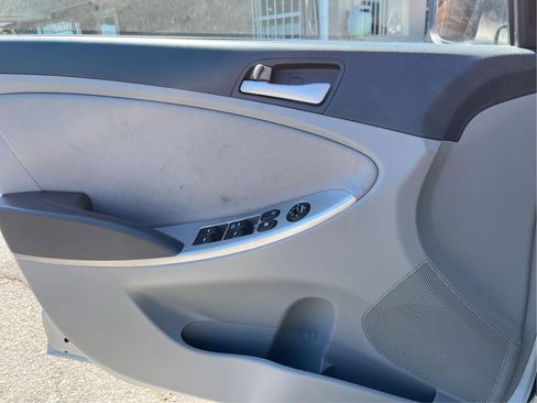 Used 2015 Hyundai Accent GLS image 17