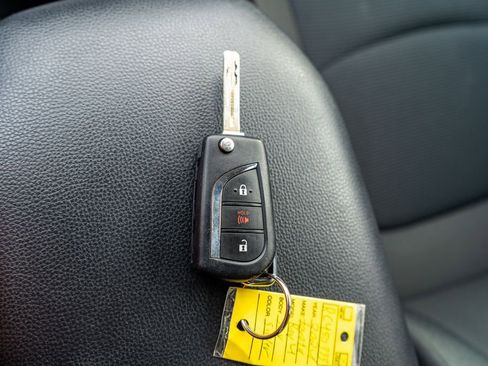 Used 2024 Toyota RAV4 LE AWD/4WD image 36