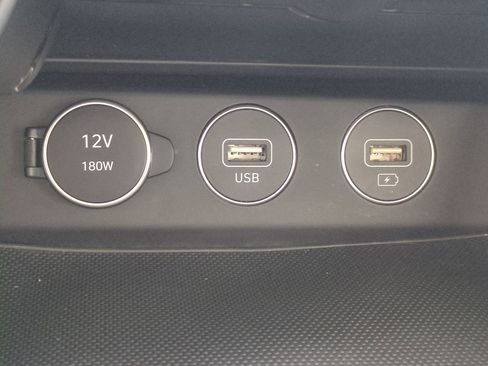 Used 2023 Genesis G70 2.0T image 21