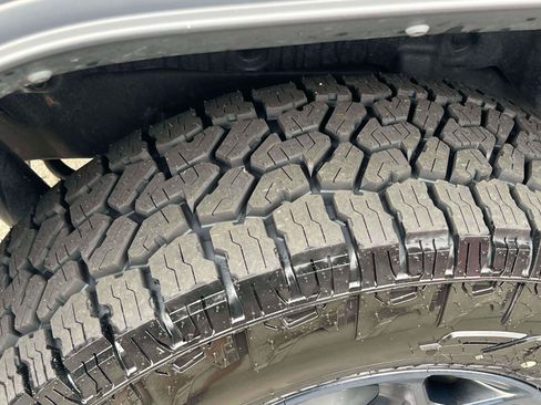 Used 2023 Jeep Wrangler Unlimited w/ Cold Weather Group AWD/4WD image 7