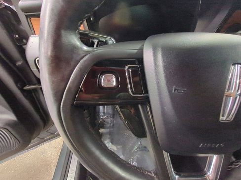 Used 2022 Lincoln Corsair Reserve w/ Equipment Group 201A image 13