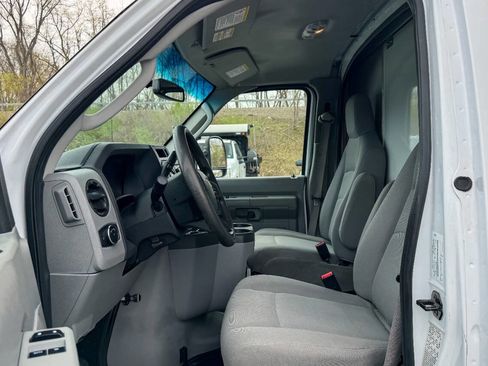 Used 2022 Ford E-350 and Econoline 350 Super Duty w/ Power Windows & Locks Group RWD image 22