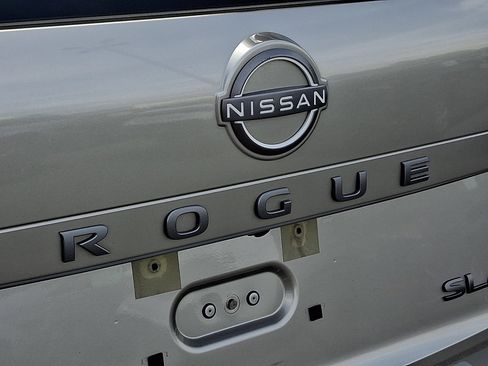 Used 2024 Nissan Rogue SL w/ SL Premium Package AWD/4WD image 33