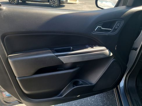 Used 2020 Chevrolet Colorado LT w/ LT Convenience Package image 17