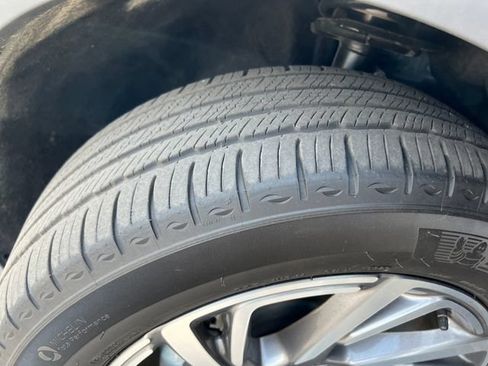 Certified 2024 Lincoln Corsair AWD image 31