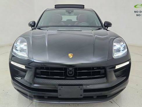Used 2024 Porsche Macan AWD/4WD image 13
