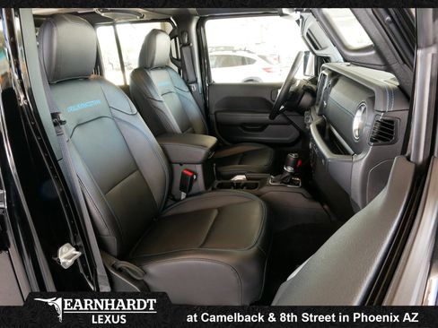 Used 2021 Jeep Wrangler Unlimited Rubicon 4xe w/ Cold Weather Group AWD/4WD image 8