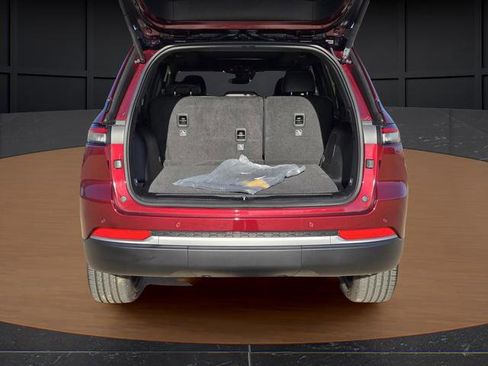 New 2026 Jeep Grand Cherokee Limited w/ Luxury Tech Group II RWD image 7