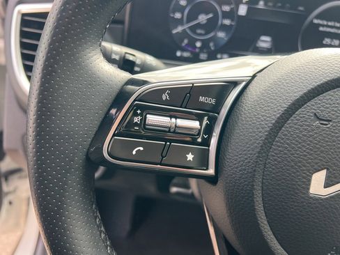 Certified 2025 Kia Seltos SX image 14