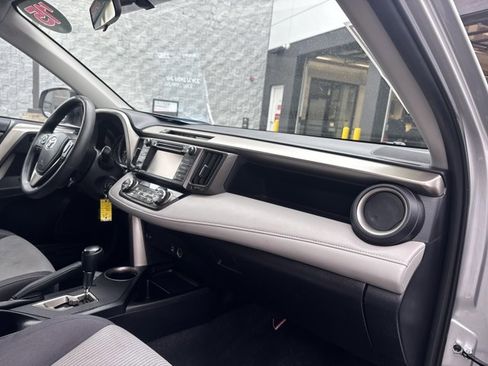 Used 2015 Toyota RAV4 XLE FWD image 26