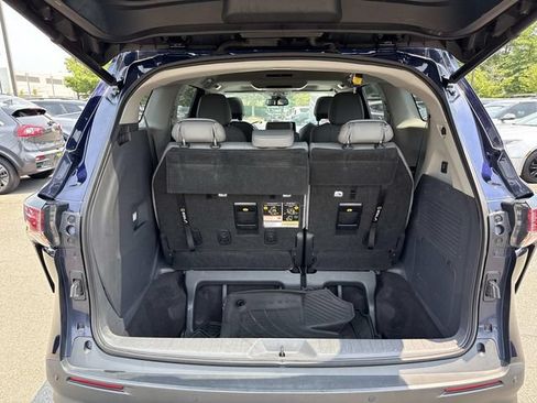 Used 2021 Toyota Sienna XLE w/ XLE Plus Package FWD image 12