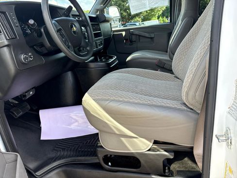 Used 2019 Chevrolet Express 3500 LT w/ LT Preferred Equipment Group image 24