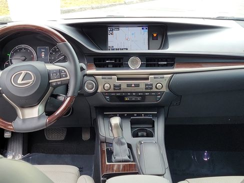 Used 2016 Lexus ES 350 w/ Ultra Luxury Package image 16