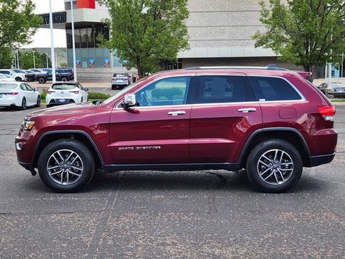 Used 2019 Jeep Grand Cherokee Limited w/ Luxury Group II AWD/4WD image 3