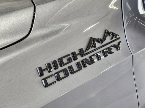 Used 2021 Chevrolet Tahoe High Country w/ Premium Package AWD/4WD image 10