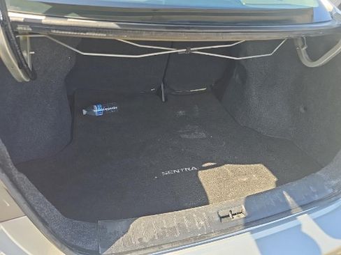 Used 2019 Nissan Sentra SV FWD image 5