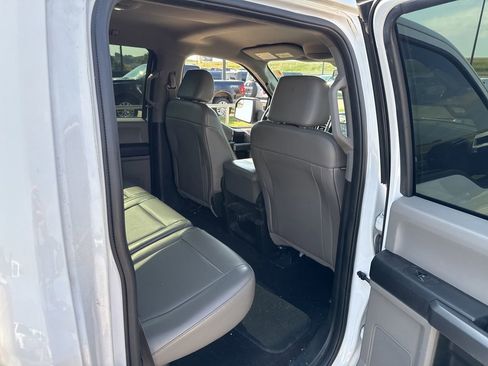 Used 2017 Ford F150 XLT AWD/4WD image 12