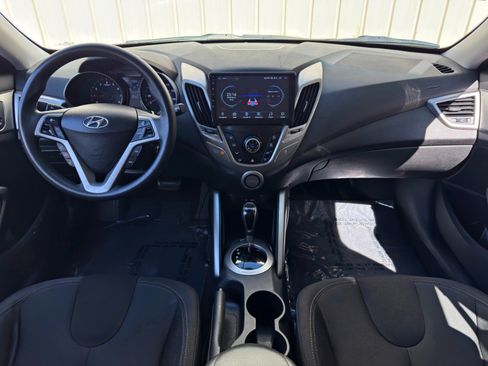 Used 2012 Hyundai Veloster FWD image 11