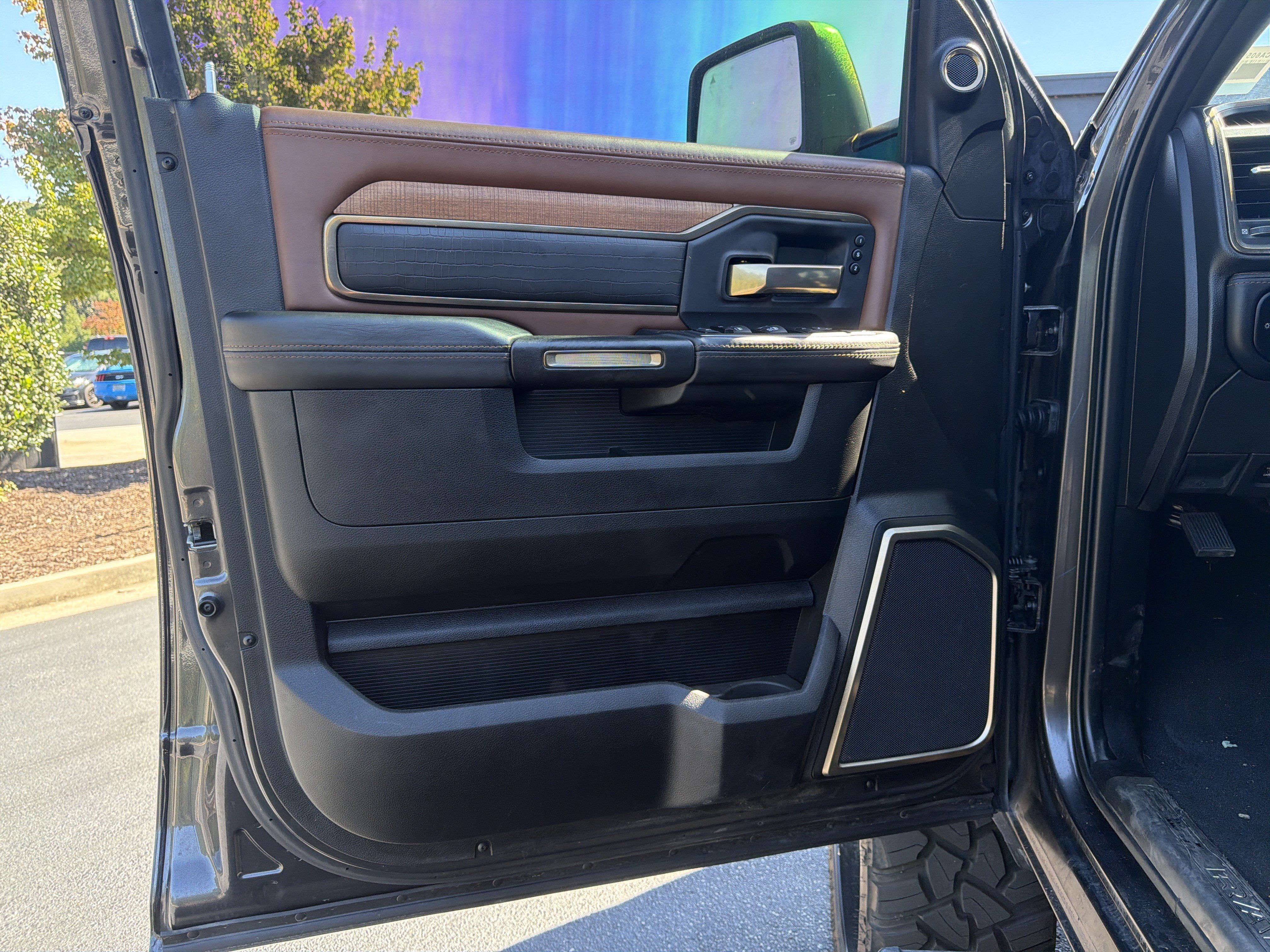 Used 2023 RAM 2500 Limited AWD/4WD image 15