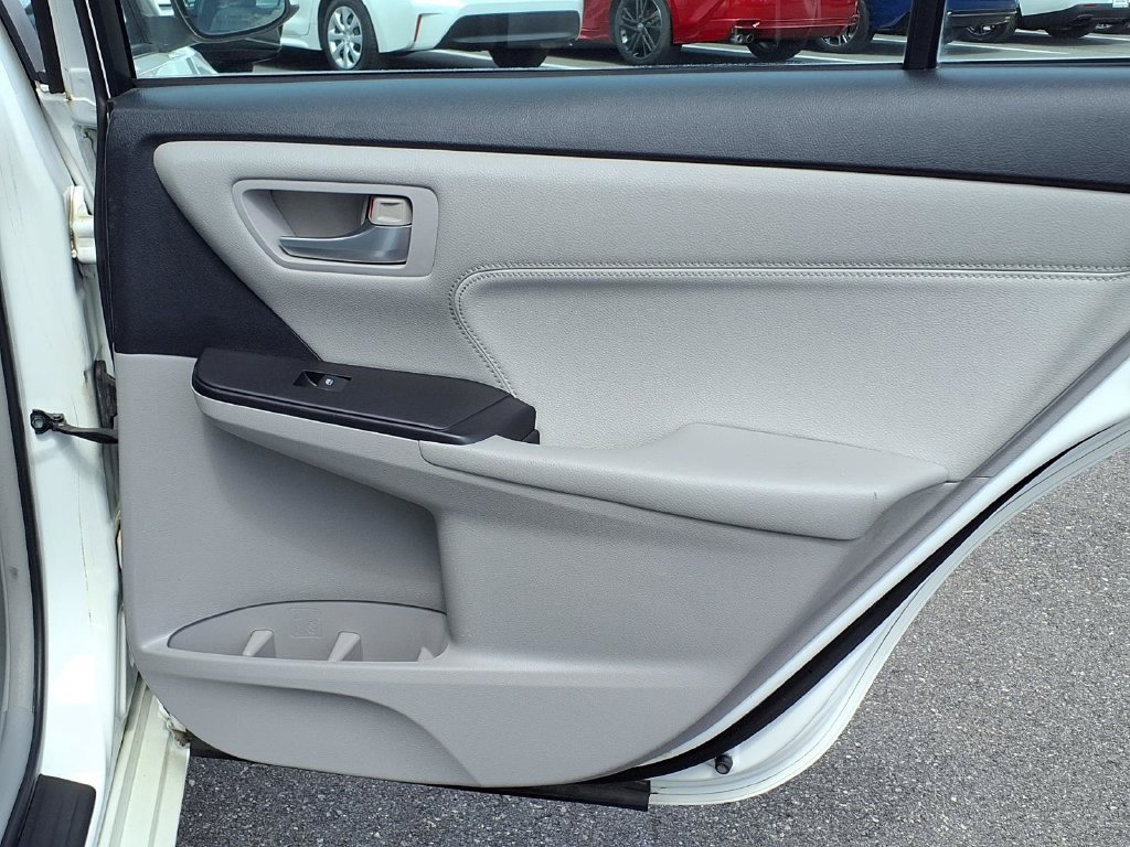 Used 2016 Toyota Camry XLE FWD image 15
