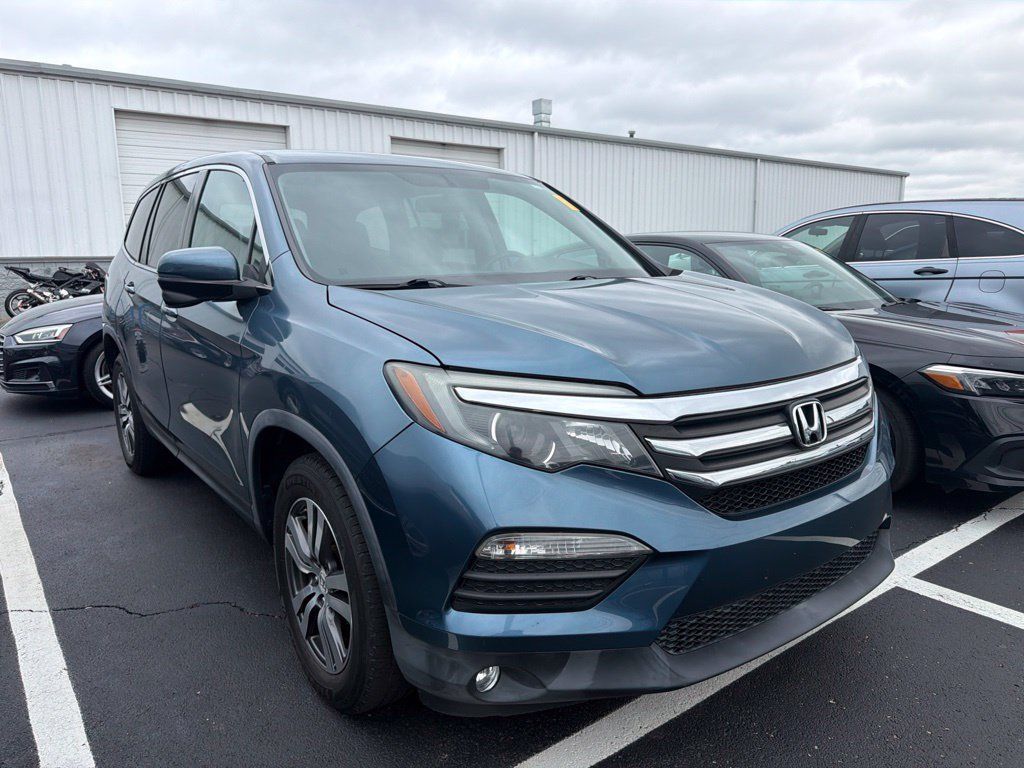 Used 2017 Honda Pilot EX image 4