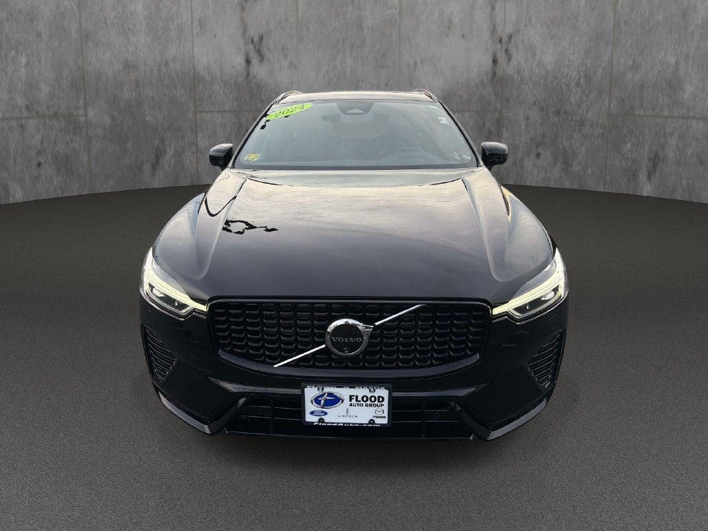 Used 2024 Volvo XC60 B5 Plus w/ Protection Package Premier AWD/4WD image 8