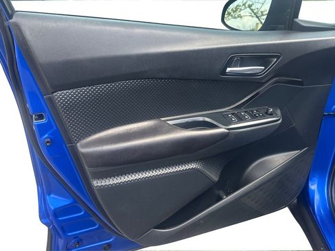 Used 2018 Toyota C-HR XLE FWD image 18