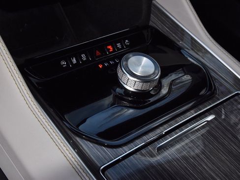 Used 2022 Jeep Wagoneer Series III w/ Premium Group I image 31