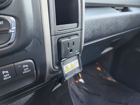 Used 2017 RAM 1500 Big Horn AWD/4WD image 9