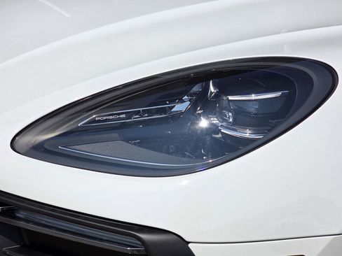 Used 2025 Porsche Macan Turbo AWD/4WD image 11