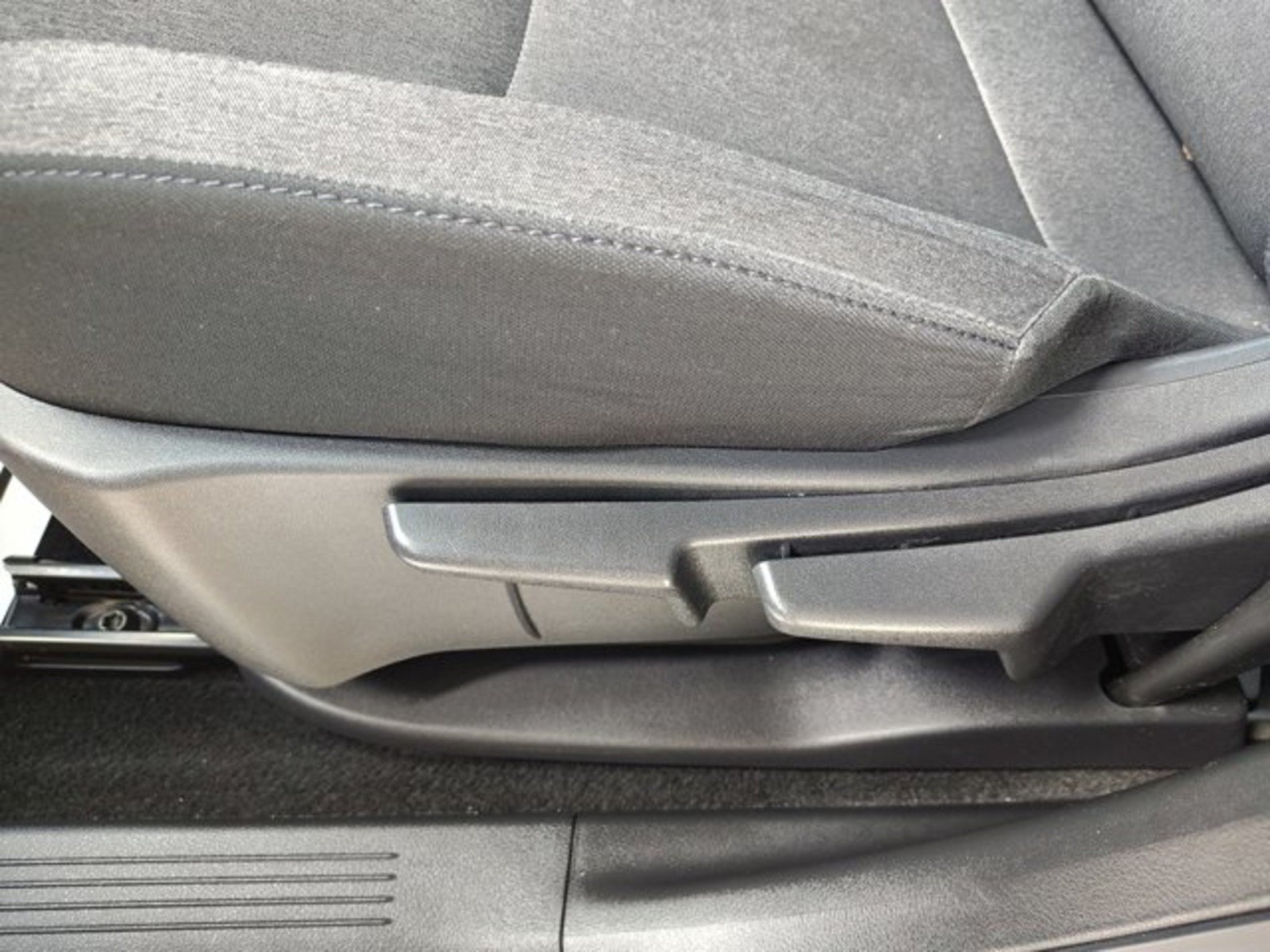 Used 2023 Nissan Ariya FWD image 11