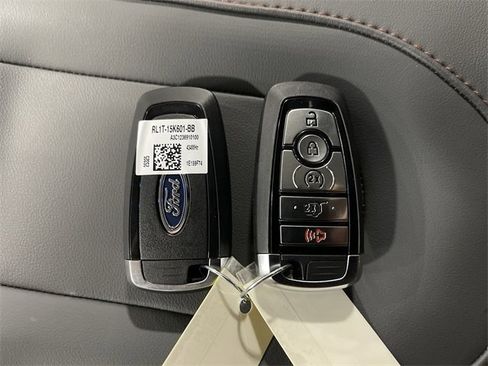 New 2025 Ford Expedition Active image 36