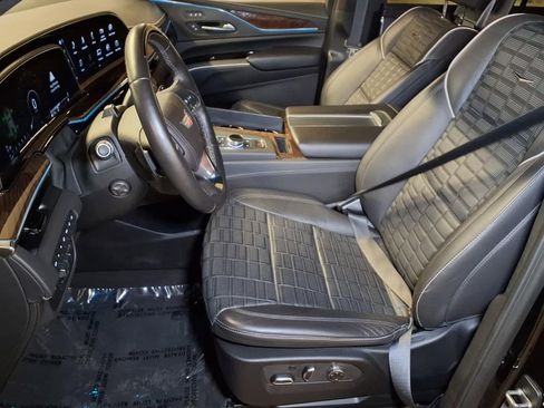 Certified 2024 Cadillac Escalade ESV Premium Luxury Platinum AWD/4WD image 14